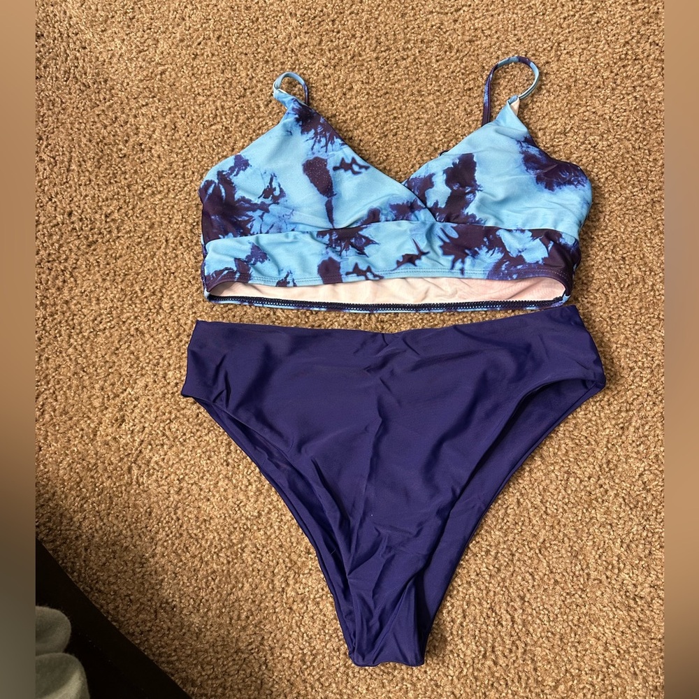 bikini - Picture 2 of 3